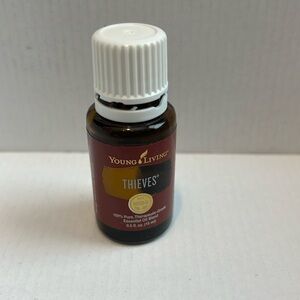 Thieves essential oil